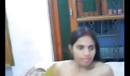 सोती सेक्सी हिंदी फिल्म वीडियो हुई लड़की की नाइटी उठाकर उसे सेक्स के लिए घुमाया